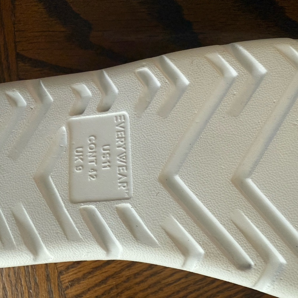 🎉HP🎉Totes Everywhere Women’s Black and White Thong Sandals Size US 11🎉HP🎉 - Picture 5 of 5
